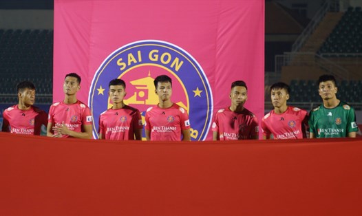 Cầu thủ CLB Sài Gòn nối gót 3 đội bóng khác ở V.League giảm lương giữa mùa dịch COVID-19. Ảnh: Nguyễn Đăng.