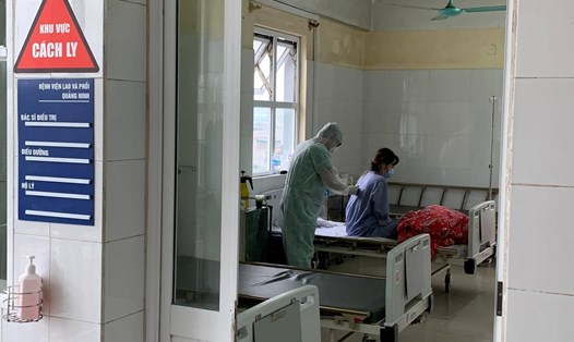 Bệnh nhân COVID-19 số 50 đang được điều trị tại Bệnh viện số 2, Hạ Long. Ảnh: Thế Thiêm