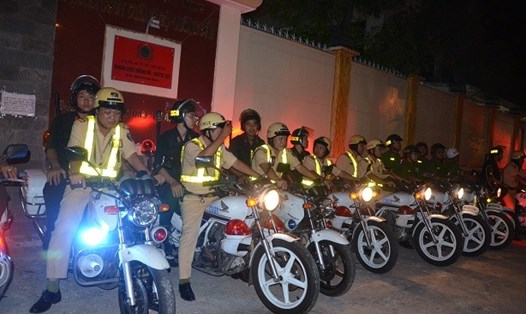 Lực lượng CSGT ra quân phòng, chống tình trạng thanh thiếu niên tụ tập, chạy xe gây rối trật tự công cộng. Ảnh: Công an cung cấp