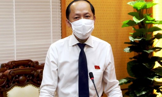 Ông Nguyễn Hồng Lĩnh phát biểu sau khi được bầu làm Phó Chủ tịch UBND tỉnh Hà Tĩnh. Ảnh: HĐND