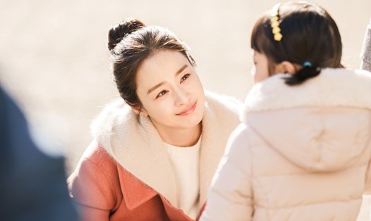 Kim Tae Hee trong bộ phim mới. Ảnh: tVN.
