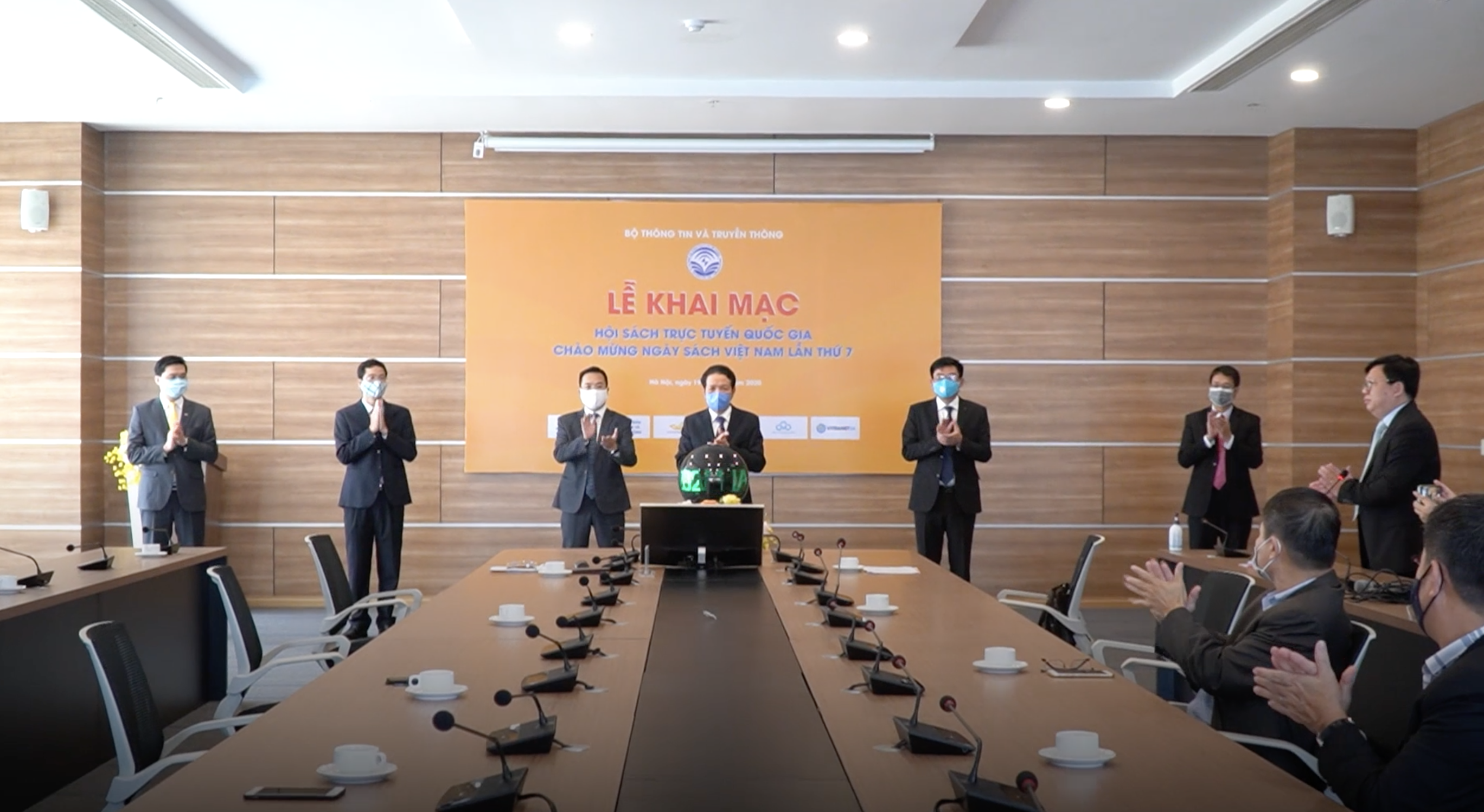 Lễ khai mạc Hội sách trực tuyến quốc gia 2020. Ảnh: Book365.vn