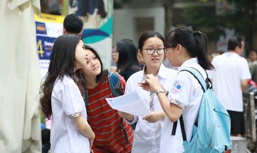 Học sinh lớp 12 ở nhiều địa phương sẽ trở lại trường vào cuối tháng 4, hoặc đầu tháng 5 để chuẩn bị cho kỳ thi THPT quốc gia 2020. Ảnh minh họa: Hải Nguyễn