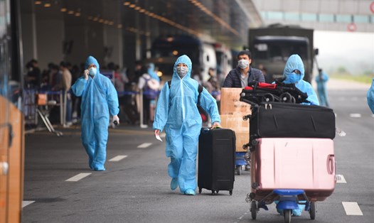 Sân bay Vân Đồn đón hàng nghìn người Việt Nam từ nước ngoài về nước từ khi dịch COVID-19 bùng phát ở nhiều nơi trên thế giới. Ảnh: CTV