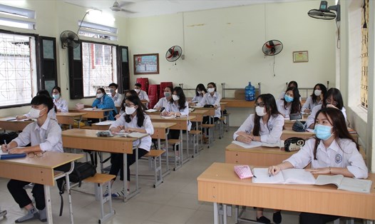 Trường THPT Lê Hồng Phong (Hải Phòng) áp dụng chia nhỏ sĩ số lớp để bảo đảm giãn cách trong lớp học. Ảnh: Mai Dung