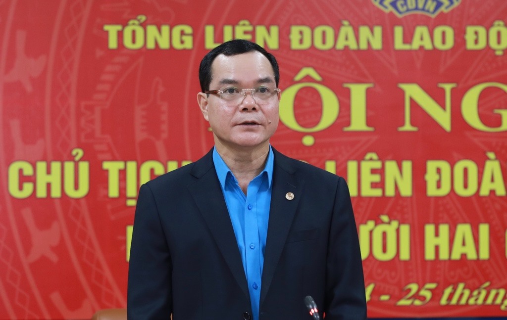 Đồng chí Nguyễn Đình Khang, Uỷ viên Trung ương Đảng, Chủ tịch Tổng LĐLĐVN phát biểu tại Hội nghị. Ảnh: Hải Nguyễn