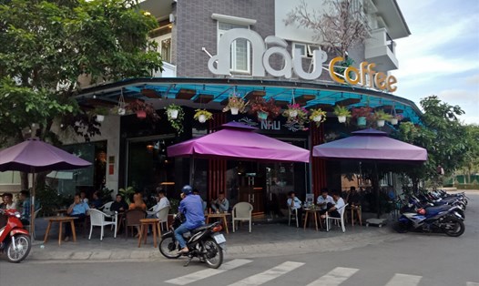 Nhiều quán cà phê ở Nha Trang (Khánh Hòa) hoạt động trở lại vào ngày 24.4. Ảnh: Nhiệt Băng