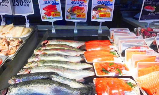 Cá hồi Sa Pa được bán tại siêu thị. Ảnh: Thanh Tân