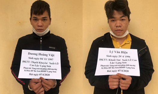 2 đối tượng khai mua ma túy về sử dụng bị Đồn Biên phòng Ba Sơn bắt giữ. Ảnh: Đỗ Quang Trung