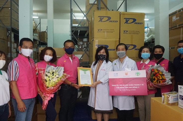 Nu Skin Việt Nam trao tặng thiết bị và khẩu trang y tế trị giá 2,5 tỷ đồng
