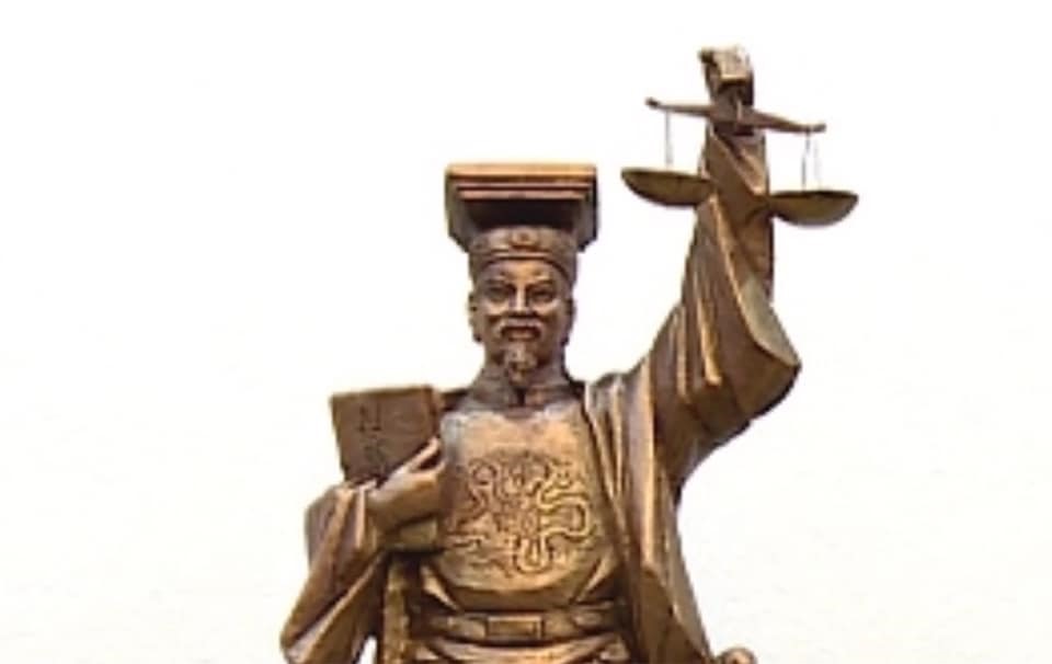 Biểu tượng công lý: Vua Lý hay nữ thần công lý