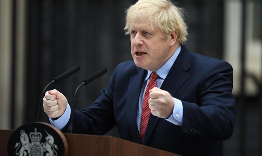 Thủ tướng Anh Boris Johnson xuất hiện trước công chúng hôm 27.4. Ảnh: AFP