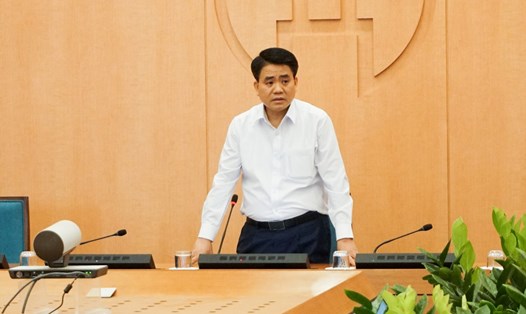 Chủ tịch UBND Thành phố Hà Nội Nguyễn Đức Chung cho biết dự kiến các cửa hàng kinh doanh không thiết yếu có thể sẽ được mở cửa theo giờ để phòng chống COVID-19.