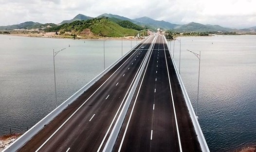 Tuyến cao tốc Vân Đồn - Móng Cái sẽ kết nối vào tuyến cao tốc Vân Đồn- Hạ Long hiện nay. Ảnh: T.N.D