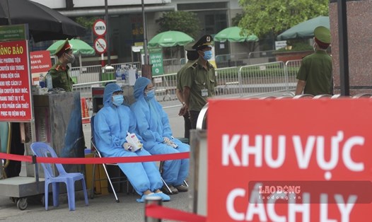 Bệnh viện Bạch Mai khi bị cách ly để phòng chống dịch COVID-19. Ảnh: Sơn Tùng