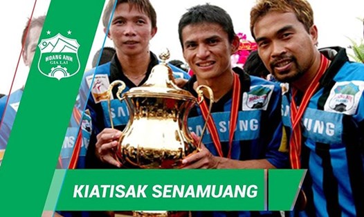 Kiatisak cùng các danh thủ Thái Lan như Chukiat, Dusit... đã được bầu Đức mua về giúp HAGL vô địch V.League 2003, 2004. Ảnh: HAGL.