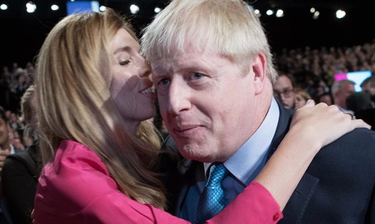 Thủ tướng Anh Boris Johnson và hôn thê Carrie Symonds. Ảnh: AFP