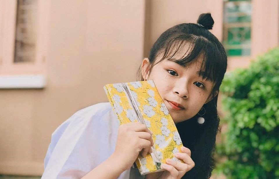 Trần Vũ Tường Vy (học sinh lớp 10 A6, Trường THPT Nguyễn Trung Trực, Gò Vấp, TPHCM) kêu gọi mọi người quan tâm đến những trẻ em vô gia cư giữa mùa dịch Covid-19 thu hút sự chú ý. Ảnh: NV Trần Vũ Tường Vy (học sinh lớp 10 A6, Trường THPT Nguyễn Trung Trực, Gò Vấp, TPHCM) kêu gọi mọi người quan tâm đến những trẻ em vô gia cư giữa mùa dịch Covid-19 thu hút sự chú ý. Ảnh: NV