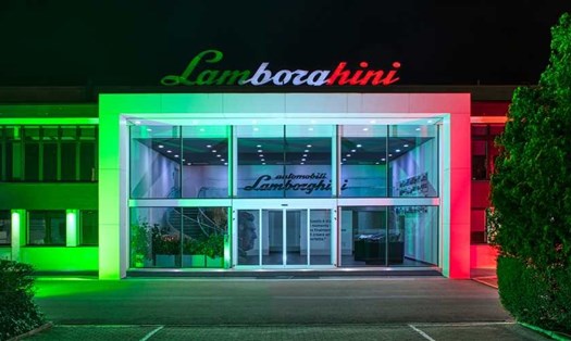 Hãng sản xuất siêu xe thể thao cao cấp Lamborghini đứng ra sản xuất khẩu trang để hỗ trợ cuộc chiến chống dịch COVID-19 ở Italia. Ảnh: Lamborghini