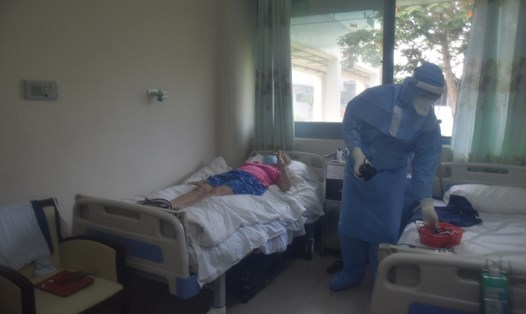 Bệnh nhân số 30 đang điều trị tại Bệnh viện Trung ương Huế Cơ sở 2. Ảnh: N.D.