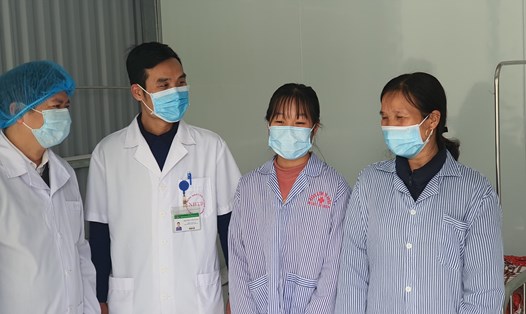 Các y bác sĩ ở Vĩnh Phúc đã chăm sóc và điều trị cho các bệnh nhân mắc COVID-19 từ đầu vụ dịch. Ảnh: BYT
