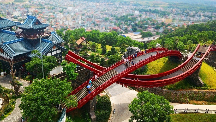 Cầu Koi- Sun World Halong Complex. Ảnh An Thượng