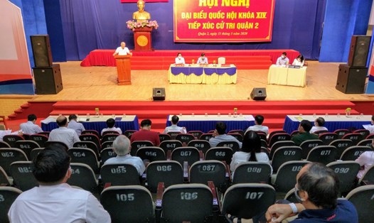 Buổi tiếp xúc cử tri của tổ đại biểu Quốc hội TPHCM với cử tri quận 2, sáng ngày 11.5.  Ảnh: Minh Quân