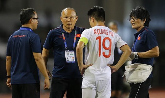 Bác sĩ Choi Ju-young trở lại Việt Nam điều trị cho các tuyển thủ Việt Nam đang gặp chấn thương. Ảnh: T.L