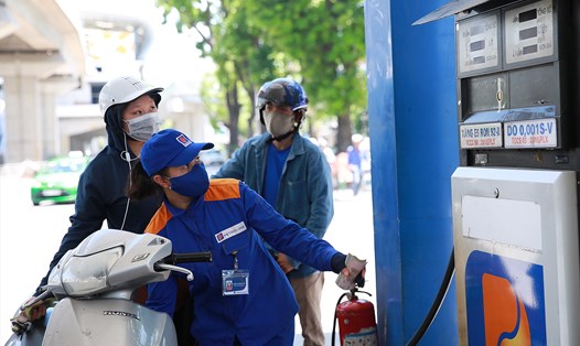 Giá xăng dầu thấp, Quỹ bình ổn giá dư tới 4.958 tỉ đồng. Ảnh Hải Nguyễn.