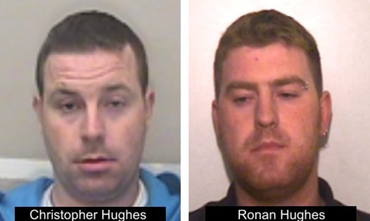 Bị cáo Ronan Hughes (trái) và em trai Christopher Hughes - đối tượng người Ireland bị truy nã liên quan tới vụ 39 thi thể trên xe tải ở Anh. Ảnh: Cảnh sát hạt Essex, Anh.