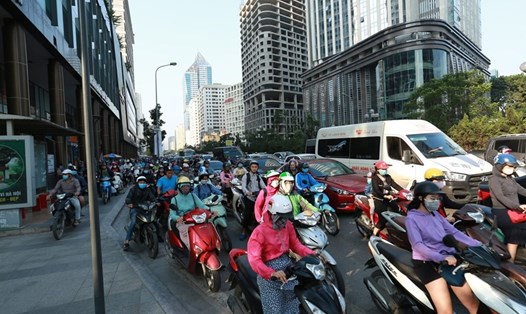 Khuyến khích người dân có xe máy từ 5 tuổi trở lên đi kiểm tra khí thải. Ảnh: Nguyễn Nam