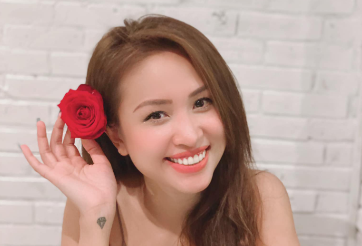 Bó hoa 300" và cái giá của sự “đàn bà”