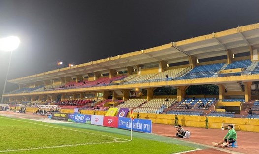 Trận đấu giữa Hà Nội và Nam Định ở vòng 1 LS V.League 2020 diễn ra trên sân Hàng Đẫy kém đi phần hấp dẫn khi vắng khán giả. Ảnh: HUỲNH DÂN