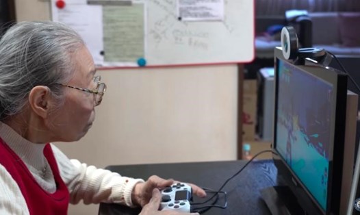 Ở tuổi 90, cụ Hamako Mori chính thức trở thành game thủ YouTube già nhất thế giới. Ảnh: CNN