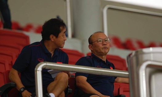 Huấn luyện viên Park Hang-seo cùng cộng sự nhiều khả năng sẽ có những cái nhìn mới mẻ về nhân sự của tuyển Việt Nam thời gian tới. Ảnh: T.L