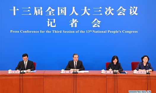 Ngoại trưởng Trung Quốc Vương Nghị chủ trì họp báo ngày 24.5. Ảnh: Tân Hoa Xã