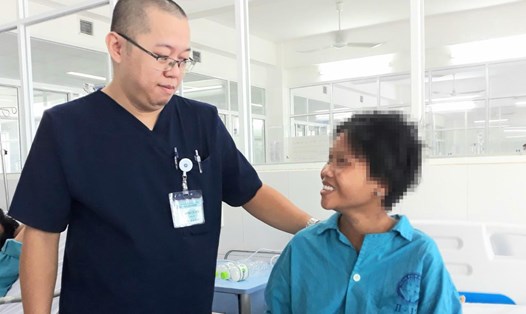 Bệnh viện Đà Nẵng đã quyết định cho nợ viện phí để cứu sản phụ mang thai lưu bị suy hô hấp cấp. Ảnh: BVĐN