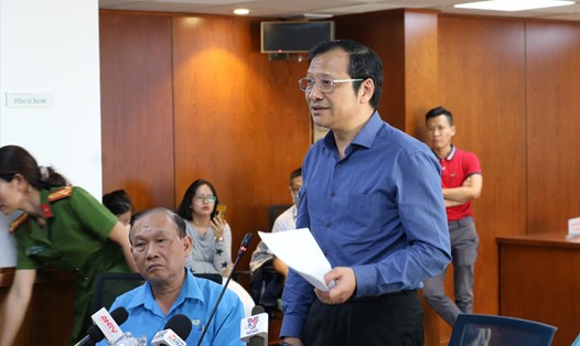 Ông Lê Hoài Nam – Phó Giám đốc Sở GDĐT TPHCM trả lời tại họp báo. Ảnh: Đình Trường