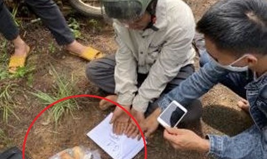 Hình ảnh đối tượng Nguyễn thanh Tâm bị lực lượng chức năng bắt giữ cùng tang vật