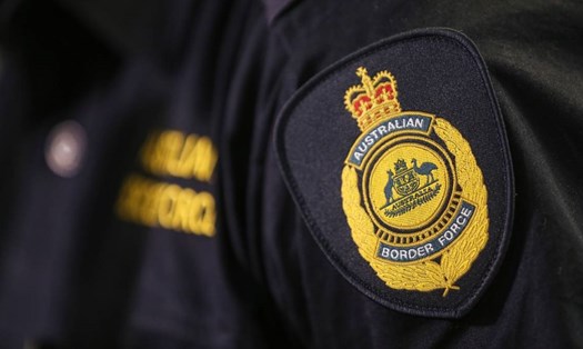 Lực lượng Biên phòng Australia có quyền hạn rất lớn trong việc kiểm tra ngẫu nhiên các du khách. Ảnh: The Canberra Times.