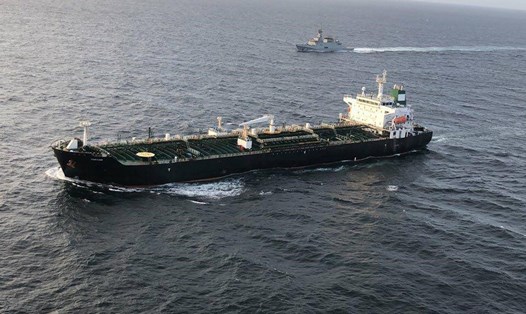 Một trong số tàu chở dầu của Iran đến Venezuela. Ảnh: Twitter Tổng thống Venezuela Nicolas Maduro
