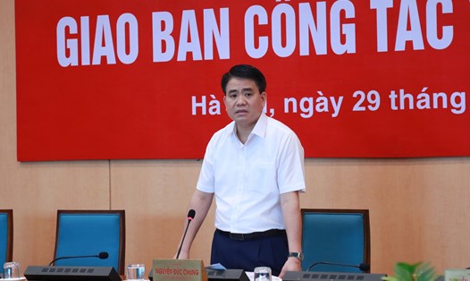Chủ tịch UBND thành phố Hà Nội chủ trì hội nghị giao ban trực tuyến công tác tháng 5 và 5 tháng đầu năm 2020 của UBND thành phố. Ảnh: Xuân Hải Lê