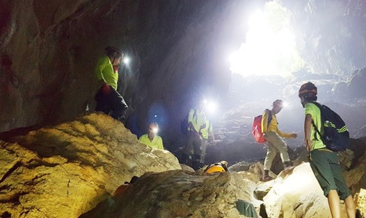Cửa hang Sơn Đoòng. Ảnh: Lê Phi Long