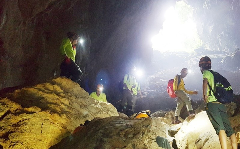 Cửa hang Sơn Đoòng. Ảnh: Lê Phi Long