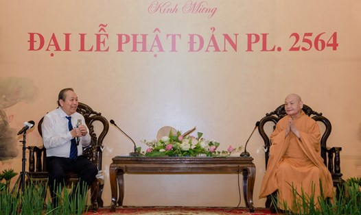 Phó Thủ tướng Trương Hòa Bình và Hòa thượng Thích Thiện Nhơn. Ảnh: Đăng Huy