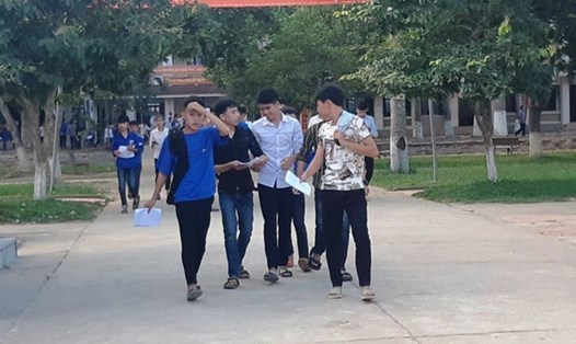 Thí  sinh tham dự Kỳ thi tuyển sinh vào lớp 10 tại Nghệ An. Ảnh: Nguyễn Tú