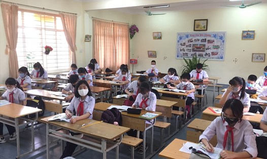Một lớp học được bố trí giãn cách tại Trường cấp 2 Cao Thắng, TP.Hạ Long. Ảnh: Nguyễn Hùng