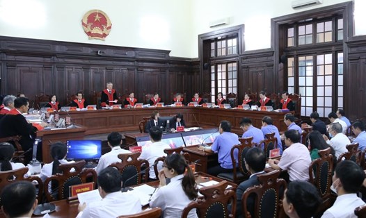 Chánh án Nguyễn Hòa Bình làm chủ tọa phiên giám đốc thẩm vụ án tử tù Hồ Duy Hải. Ảnh: Tuấn Việt.