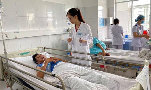 Hơn 100 người bị ngộ độc tại Đà Nẵng. Ảnh: Thuỳ Trang