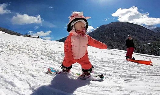 Peppa, 1 tuổi, sở hữu tài năng trượt tuyết siêu đẳng. Ảnh: Patrick
